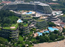 Crystal Sunrise Queen Luxury Resort Side