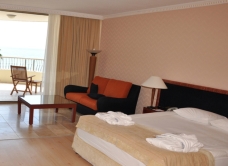 Crystal Sunrise Queen Luxury Resort Side