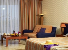 Crystal Sunrise Queen Luxury Resort Side